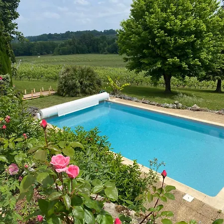 Saint Clair Proche Saint Emilion Bed & Breakfast Puisseguin